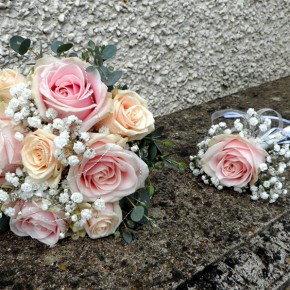 peach and pink, wedding flowers