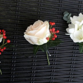 winter buttonholes