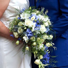 blue and cream, wedding flowers
